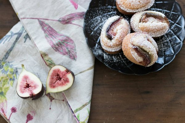 How Can You Perfect a Pistachio and Raspberry Friand with Almond Flour?